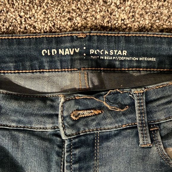 Old Navy rockstar skinny jeans- built in sculpt - Picture 2 of 4